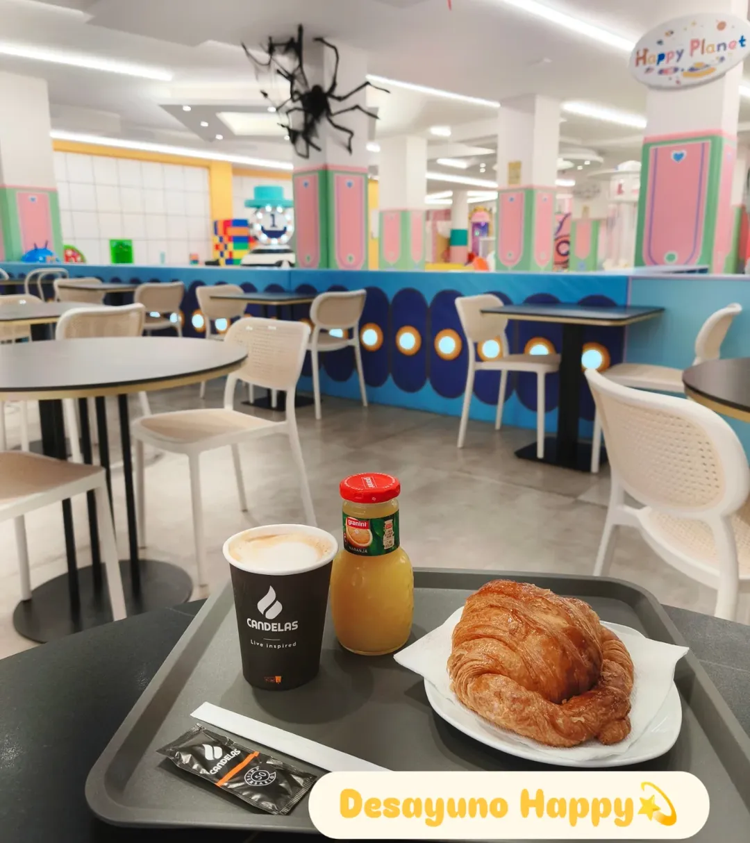Desayuno en la cafetería